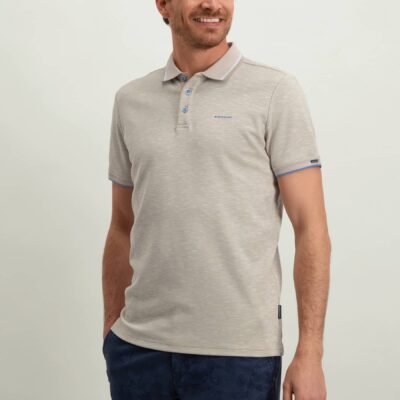 State of Art Polo met 3D merklogo op de borst beige/wit